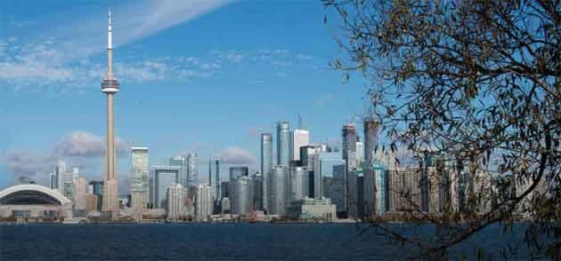 ১৩ তম স্থানে কানাডার আর্থিক রাজধানী টোরেন্টো। সম্পদের পরিমাণ ৬১,১৪২,৮৮০,০০০,০০০ টাকা। 