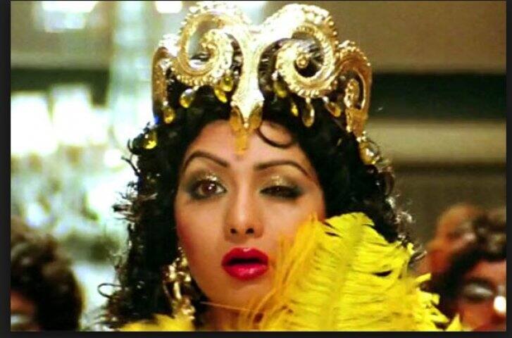 'স্ত্রী' বলে মনে করতেন, শ্রীদেবীর মৃত্যুর পর মস্তক মুণ্ডন করলেন এক ব্যক্তি Sridevi’s die-hard fan shaved his head on her death; says she was my wife 'স্ত্রী' বলে মনে করতেন, শ্রীদেবীর মৃত্যুর পর মস্তক মুণ্ডন করলেন এক ব্যক্তি