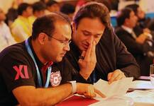 বন্ধুত্বর আগে দল, যুবরাজ নয়, অশ্বিনকে কিংস ইলেভেন পঞ্জাবের অধিনায়ক বেছে নিলেন সহবাগ