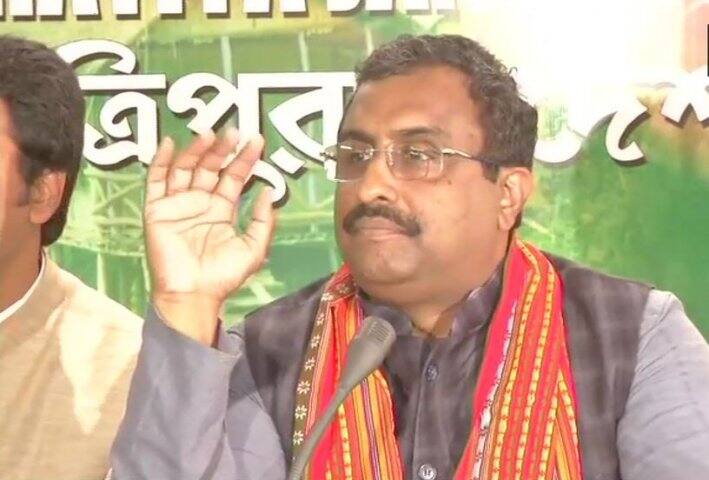 দলের এই জয়ে উচ্ছ্বসিত বিজেপি সাধারণ সম্পাদক রাম মাধব। এদিন ভোট গণণার শুরুতেই তিনি দাবি করেছিলেন যে, রাজ্যে এবার জয়ী হবে বিজেপি-ই। তিনি বলেন, এমন কয়েকটি আসনেও বিজেপি এগিয়ে রয়েছে, যেখানে তাঁরা দল ভালো ফল করবে বলে আশাও করেননি।