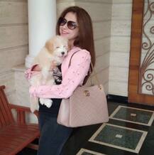 স্বামীর সঙ্গে উর্মিলা মাতোন্ডকর পালন করলেন দ্বিতীয় বিবাহ বার্ষিকী