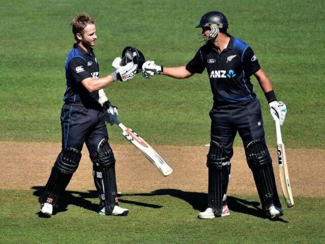 আন্তর্জাতিক দিক থেকে সবথেকে দ্রুত ৫০০০ রান করা তিনি পঞ্চম ব্যাটসম্যান। 