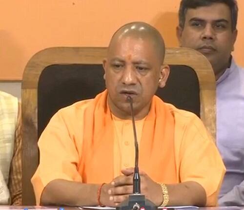 ‘Lotus will bloom in K’taka, Kerala; Rahul’s Cong on path of defeat’ পশ্চিমবঙ্গ, কর্ণাটক, কেরলেও জিতবে বিজেপি, রাহুলকে কটাক্ষ করে দাবি আদিত্যনাথের