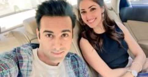 তবে এতকিছুর পর সেই সম্পর্কেও ইতি পড়ল। 