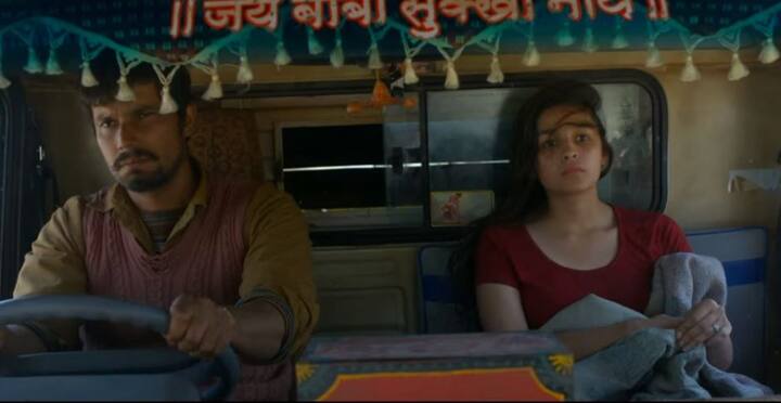 ২০১৪ সালে ইমতিয়াজ আলি পরিচালিত ছবি ‘হাইওয়ে’ এমন একটি ইস্যুকে হাতিয়ার করেছে, যা আমরা আলোচনা করতেও পিছপা হই। শিশুদের ওপর অত্যাচার নিয়ে তৈরি হওয়া এই ছবিতে সেই বিষয়টি তুলে ধরা হয়েছে। শিশুরা এই অত্যাচার বোঝে না। কিন্তু, তাদের আশেপাশের মানুষরাই শিশুদের সরলতার ফায়দা তোলে। সমাজের এই কালো দিকটিকে দারুন ফুটিয়ে তুলেছেন ইমতিয়াজ আলি। ছবিতে প্রধান ভূমিকায় দেখা গিয়েছে আলিয়া ভট্টকে। তাঁর অভিনয় দারুন প্রশংসীত হয়। এছাড়া ছবিতে ছিলেন রণদীপ হুডা।