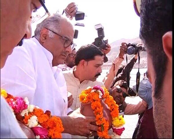 ২৪ ফেব্রুয়ারি দুবাইয়ে মারা যান বলিউড কাঁপানো অভিনেত্রী শ্রীদেবী।