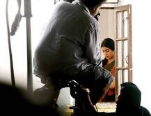 মা শ্রীদেবী চলে গিয়েছেন ১৪ দিন আগে, অবশেষে কাজে ফিরলেন জাহ্নবী, ভাইরাল ছবি