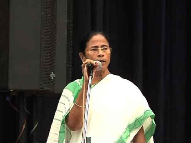 Mamata accuses BJP of targeting Missionaries of Charity মিশনারিজ অব চ্যারিটির রাঁচির হোম থেকে শিশু বিক্রির অভিযোগ: ওদের কালিমালিপ্ত করার চেষ্টা হচ্ছে, বিজেপিকে তোপ মমতার