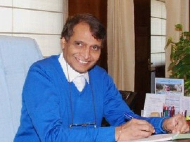 Suresh Prabhu gets additional charge of Aviation after TDP quits Modi cabinet টিডিপি মন্ত্রিসভা ছাড়ায় অসামরিক বিমান পরিবহণ মন্ত্রকের অতিরিক্ত দায়িত্ব সুরেশ প্রভু