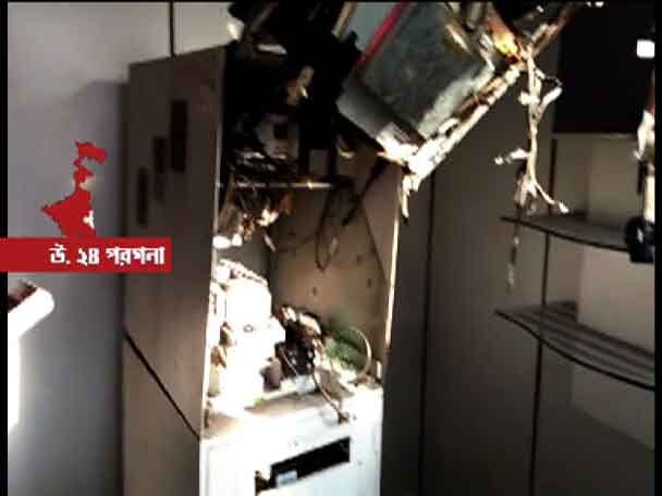 Criminals break ATM at New Barrackpore নিউ ব্যারাকপুরে এটিএমে দুষ্কৃতী হামলা