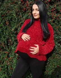 সোশ্যাল মিডিয়ায় সেলিনা জেটলি পোস্ট করলেন তাঁর তৃতীয় সন্তানের ছবি