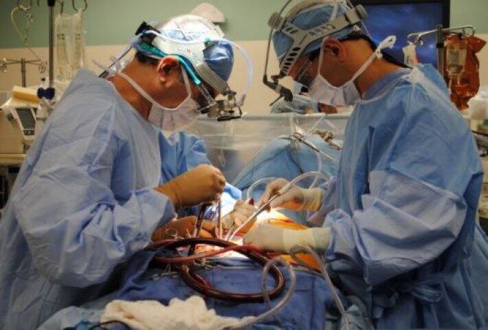 Indian surgeon to perform liver transplants in Karachi করাচিতে লিভার ট্রান্সপ্ল্যান্ট করতে যাচ্ছেন ভারতীয় চিকিৎসক