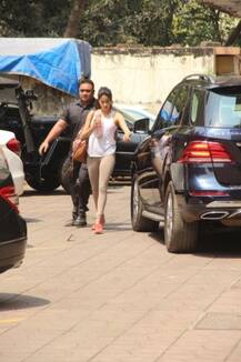 মায়ের মৃত্যুর শোক সামলে ফিটনেস রুটিনে ফিরলেন জাহ্নবি