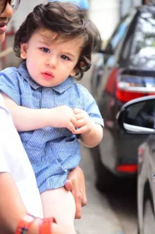 এখন থেকেই জনপ্রিয়তা বেশ উপভোগ করছে তৈমুর। ছবি মানব মঙ্গলানি