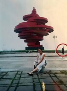 কাকতালীয়, নাকি অন্য কিছু! ১৮ বছর আগে তোলা মহিলার ছবির ফ্রেমে থাকা অজানা ব্যক্তিই আজ তাঁর স্বামী