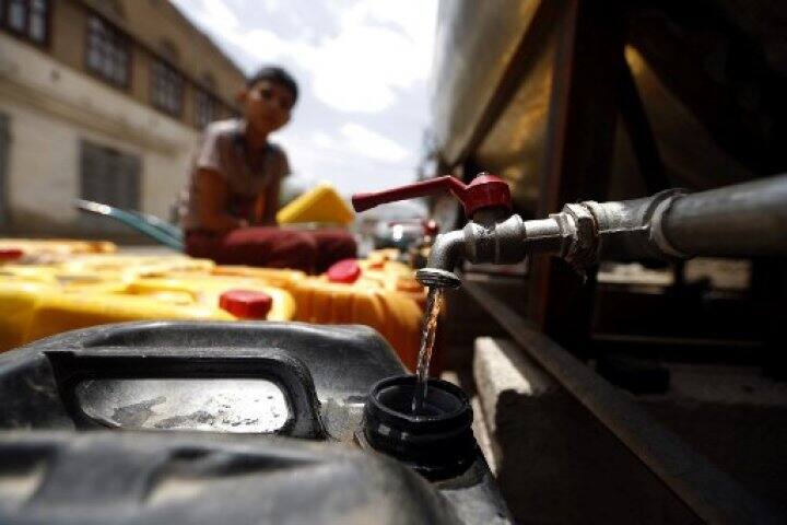 Elderly beaten to death over filling water from tank ট্যাঙ্কার থেকে কে আগে জল নেবে? এই নিয়ে বচসায় দিল্লিতে পিটিয়ে মারা হল এক বৃদ্ধকে