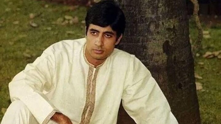 Amitabh Bachchan shares a picture from 1968 detailing why he was rejected then. See pic জানেন ১৯৬৮ সালের এই ছবি দেখে বলিউড প্রত্যাখান করেছিল অমিতাভ বচ্চনকে!