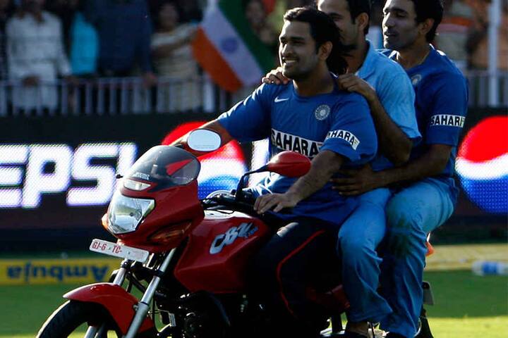 ধোনির সংগ্রহে ৪০ থেকে ৪৫টা বাইকতো আছেই