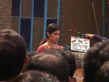 সিনেমার শ্যুটিংয়ে কলকাতার নিউ মার্কেট চত্বরে শ্রীদেবী কন্যা জাহ্নবী