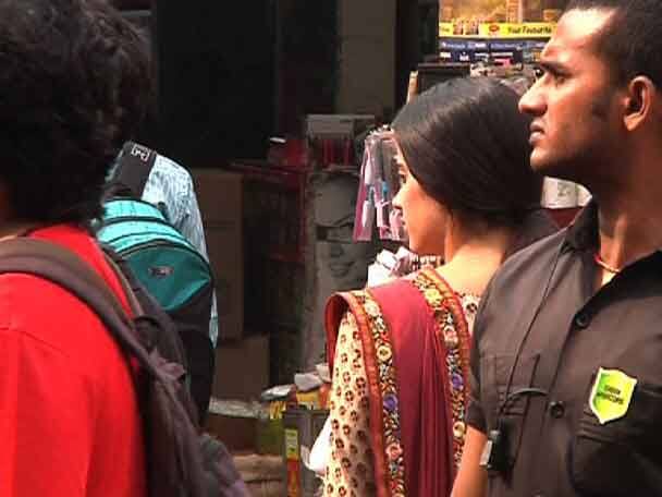 শ্যুটিংয়ে বলিউডের প্রয়াত অভিনেত্রী শ্রীদেবীর মেয়ে জাহ্নবী