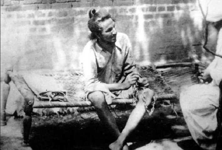 আজ সারা দেশ এই তিন মহান শহিদকে শ্রদ্ধা জানাচ্ছে। প্রধানমন্ত্রী নরেন্দ্র মোদীও ট্যুইট করে শ্রদ্ধাজ্ঞাপন করেছেন