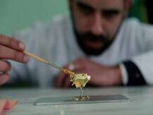 ২৩ ক্যারাট সোনা দিয়ে মোড়া, দাম প্রায় ৬ লাখ টাকা, বাজারে এল বিশ্বের সবথেকে দূর্মূল্য চকোলেট