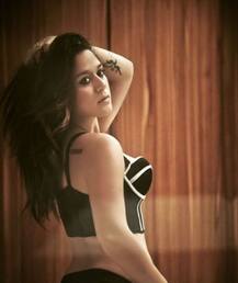 দেখুন জ্যাকি শ্রফের মেয়ে কৃষ্ণার ট্যাটু