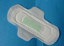 হস্টেলের মাটিতে রক্ত মাখা প্যাড, ৪০ জন মেয়ের পোশাক খুলে পরীক্ষা কার মাসিক হয়েছে!