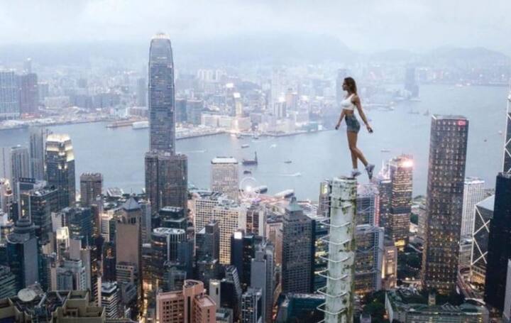 দেখুন তাঁর কিছু ছবি। 