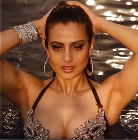 আমিশা পটেলের হট ফটোশ্যুট