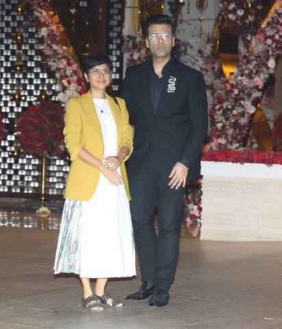 জন আব্রাহাম। সঙ্গে ছিলেন না স্ত্রী। কর্ণ জোহরের সঙ্গে কিরণ রাও। তবে কিরণের স্বামী আমির খান আসেননি পার্টিতে। 