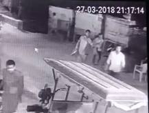 ইলাহাবাদে প্রকাশ্যে দু হাতে পিস্তল নিয়ে হামলা অপরাধীর