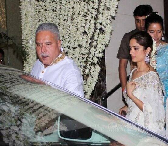 ট্যুইটারে সক্রিয় মাল্য নিজের তৃতীয় বিয়ের ব্যাপারে কোনও আনুষ্ঠানিক ঘোষণা করেননি। কিন্তু সোশ্যাল মিডিয়ায় দুজনের বিয়ে নিয়ে জোর জল্পনা চলছে। 