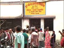 নিয়ম না মানা, দুর্ব্যবহারের অভিযোগ, বড়িশার স্কুলে তালা বন্ধ করে রাখা হল শিক্ষিকাকে