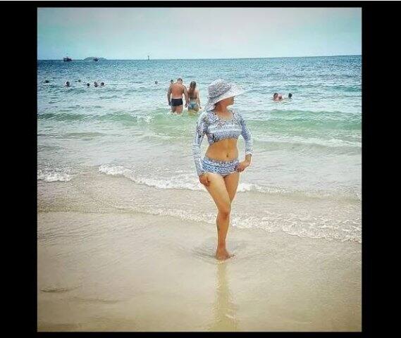 দেখুন তাঁর আরও কিছু ছবি