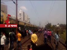 পাবলিক অ্যাড্রেস সিস্টেমে \'ভুল ঘোষণা\', রেল অবরোধ সোদপুর স্টেশনে, হয়রানি যাত্রীদের