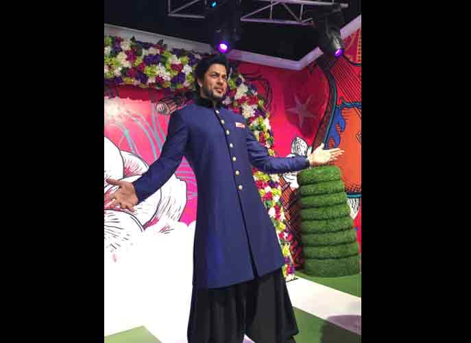 দেখে নিন শাহরুখের মূর্তির আরও কিছু ছবি...