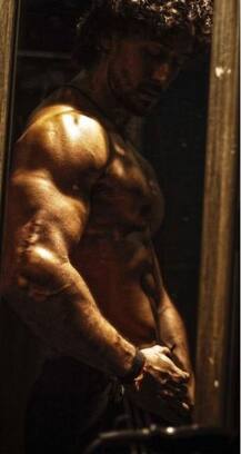 টাইগার শ্রফের মতো এবার নিজের টোনড্ বডি দেখালেন ‘গার্লফ্রেন্ড’ দিশা পাটনি