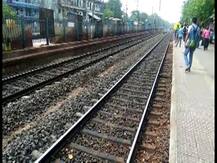 বিধাননগর স্টেশনে লাইন পেরোতে গিয়ে ট্রেনের ধাক্কায় মৃত্যু প্রৌঢ়ের