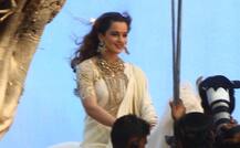 মণিকর্ণিকার সেটে ঘোড়ায় চড়তে দেখা গেল কঙ্গনাকে