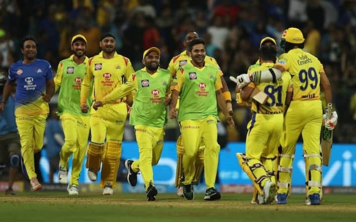 দুবছরের নির্বাসন কাটিয়ে গতকাল রাতে এবারের আইপিএলের প্রথম ম্যাচে রুদ্ধশ্বাস জয় পেয়েছে চেন্নাই। ওয়াংখেড়েতে একটা সময় ১১৮ রানে ৮ উইকেট হারিয়ে কোণঠাসা হয়ে গিয়েছিল। হার ছাড়া জয়ের আশা দেখছিলেন না দলের অতিবড় সমর্থকও। কিন্তু সেখান থেকেই পাশা উল্টে দিল ব্র্যাভোর ৩০ বলের ঝড় তোলা ইনিংস। 