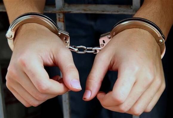 Telangana Cop Turns Thief And Steals Seized Liquor From Police Station বাজেয়াপ্ত মদ থানা থেকে চুরি করল পুলিশই!
