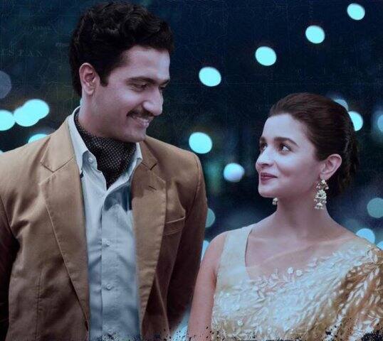 ছবিতে আলিয়ার চরিত্রের নানা দিক রয়েছে। পোস্টারের তলায় আলিয়া লিখেছেন, একটি মেয়ে। 