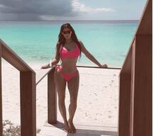 সৈকতে একান্তে সূর্য-স্নানে মগ্ন কিম কার্দাশিয়া...ছবি হল ভাইরাল!