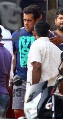 জেল থেকে বেরনোর পর জ্যাকলিন-ডেইসির সঙ্গে রেস-থ্রির শ্যুট শুরু করলেন সলমন