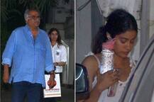 দেখুন: বাবার সঙ্গে দাদা অর্জুন কপূরের বাড়িতে নৈশভোজ সারতে এলেন জাহ্নবি ও খুশি