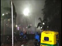 ছবিতে দেখুন: তুমুল ঝড়-ষ্টিতে বিপর্যস্ত কলকাতা সহ দক্ষিণবঙ্গ