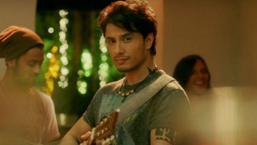 'Dear Zindagi' actor & singer Ali Zafar accused of sexual harassment by Pakistani singer Meesha Shafi বলিউডে কাজ করা পাক শিল্পী আলি জাফরের বিরুদ্ধে যৌন নির্যাতনের অভিযোগ এই গায়িকার