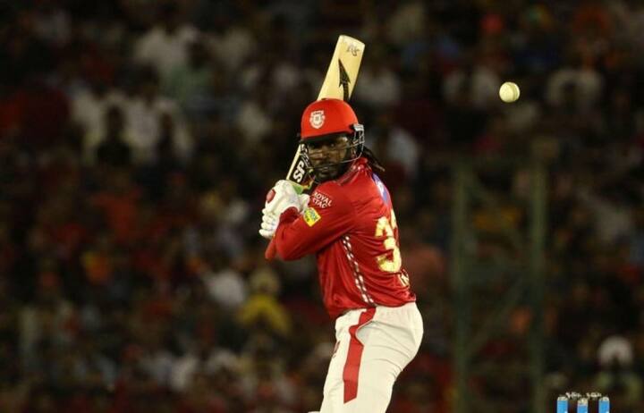 এই নিয়ে ১৬ বার একটি ইনিংসে ১০ বা তার বেশি ওভার বাউন্ডারি মারলেন তিনি। 