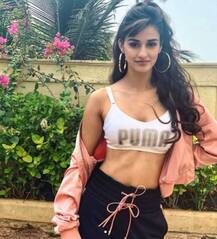 সোশ্যাল মিডিয়ায় ভাইরাল হয়েছে দিশা পাটানির ছবিগুলি